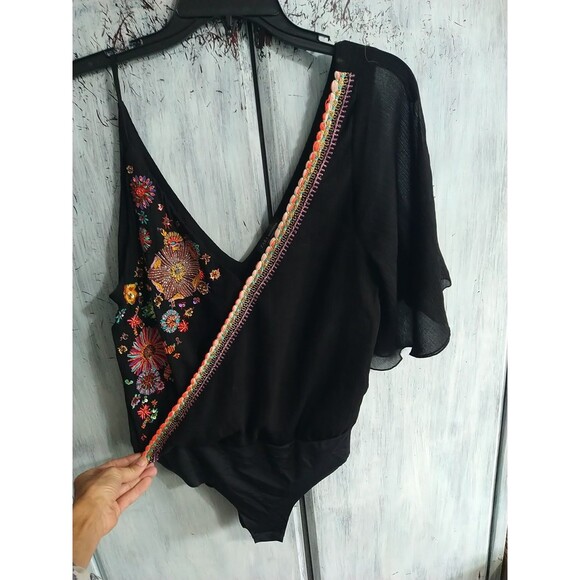 Zara Embroidered Embellished Medium Flared Sleeved V-neck Bodysuit Medium... - Picture 2 of 8